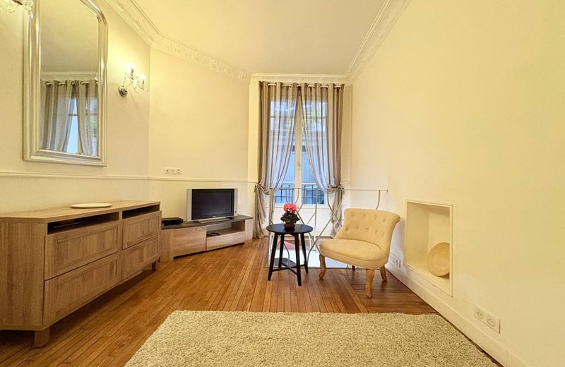 Location d’un studio meublé, 22 m², 7ᵉ arrondissement, Paris, France